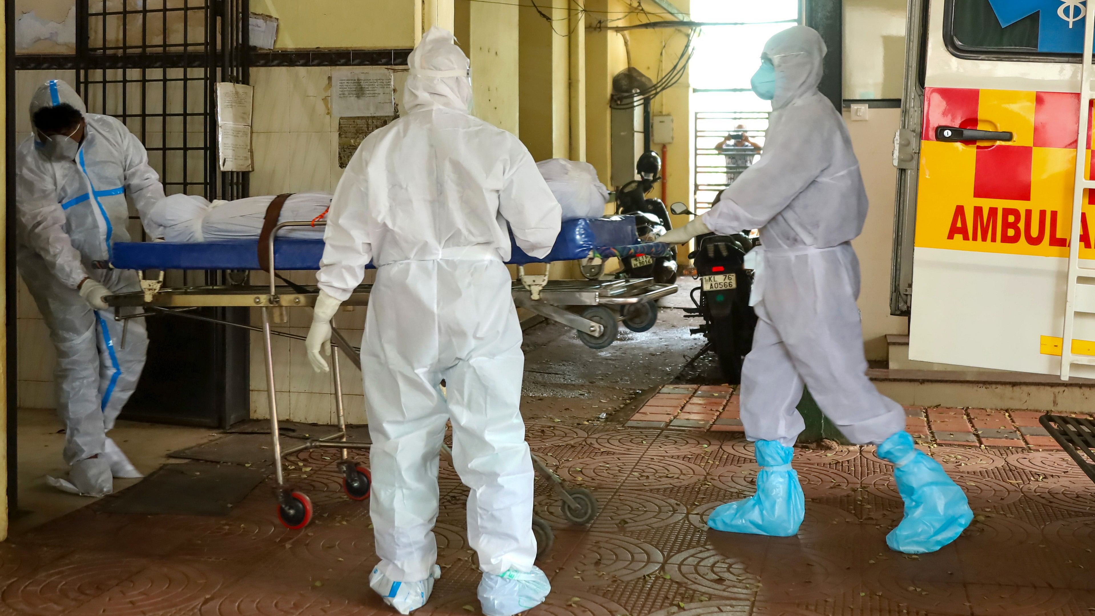 <div class="paragraphs"><p>Health workers in Kerala pictured amid the current Nipah virus outbreak.</p></div>