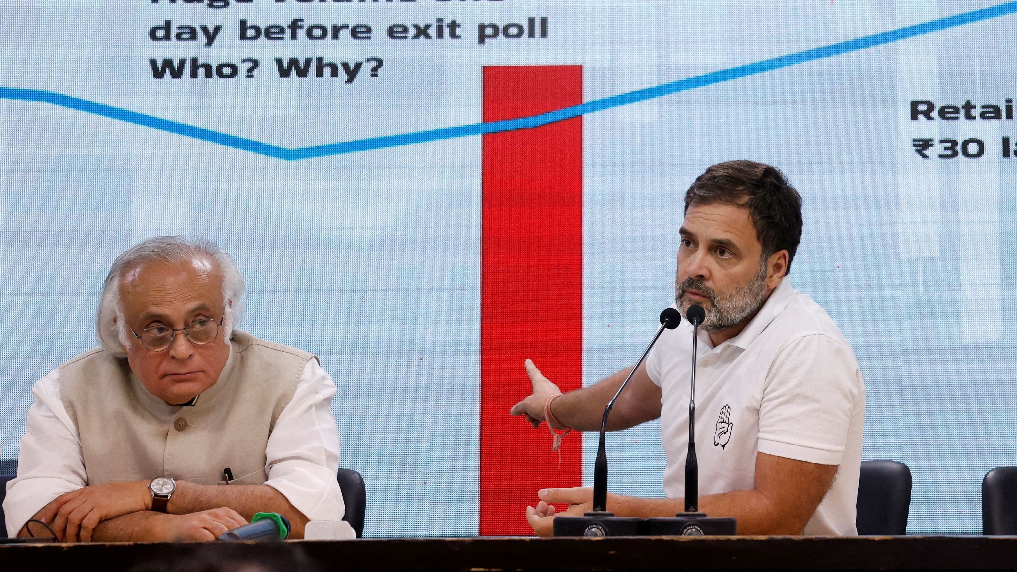 <div class="paragraphs"><p>Congress' Rahul Gandhi (R) and Jairam Ramesh</p></div>