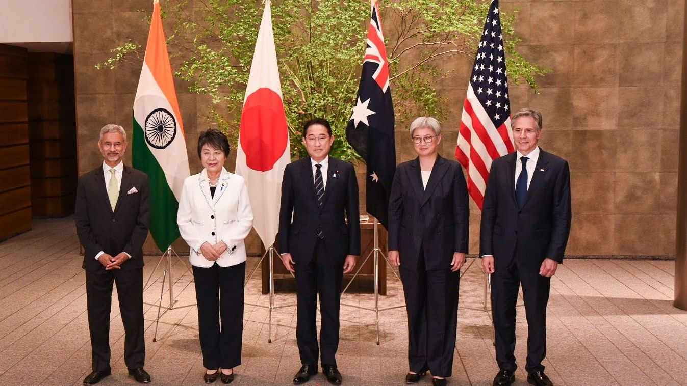 <div class="paragraphs"><p>EAM Jaishankar with Japanese PM&nbsp;Fumio Kishida.</p></div>