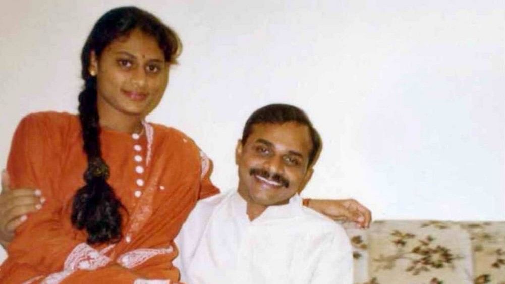 <div class="paragraphs"><p>A photo shared by Y S Sharmila with former CM Y S Rajasekhar Reddy.</p></div>