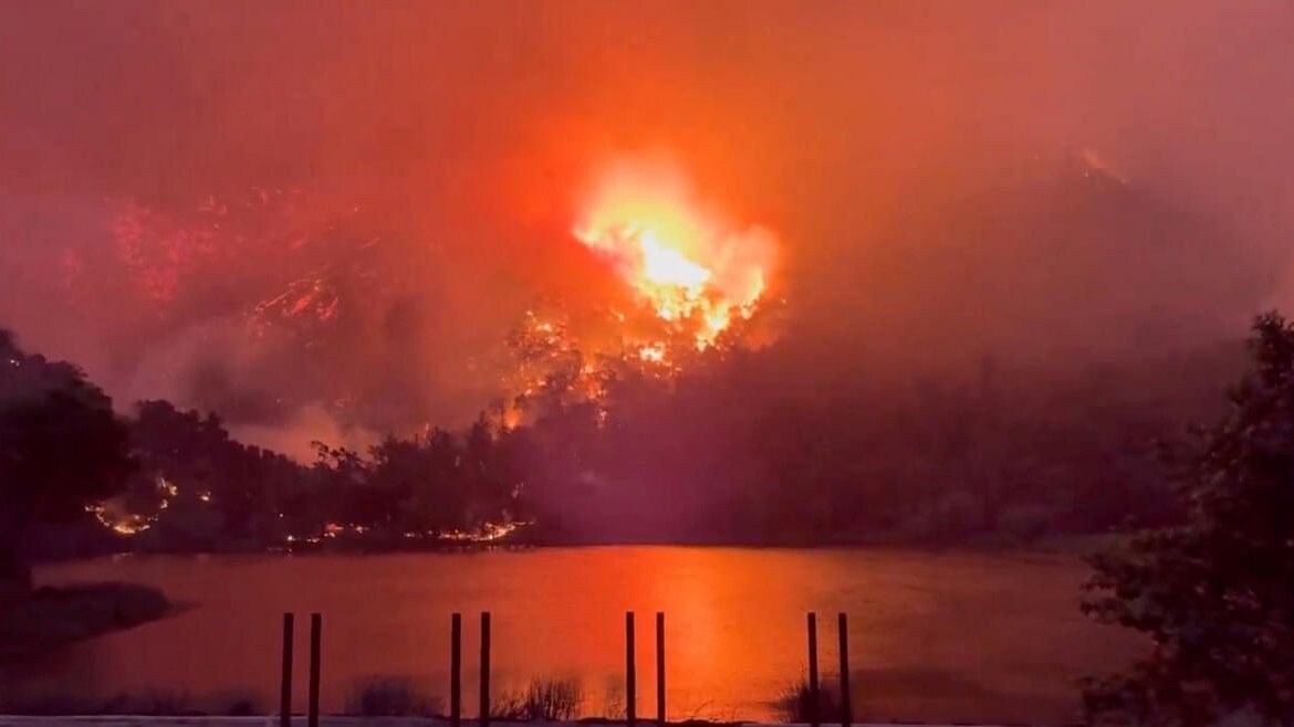 <div class="paragraphs"><p>Representative image of a wildfire in California.</p></div>