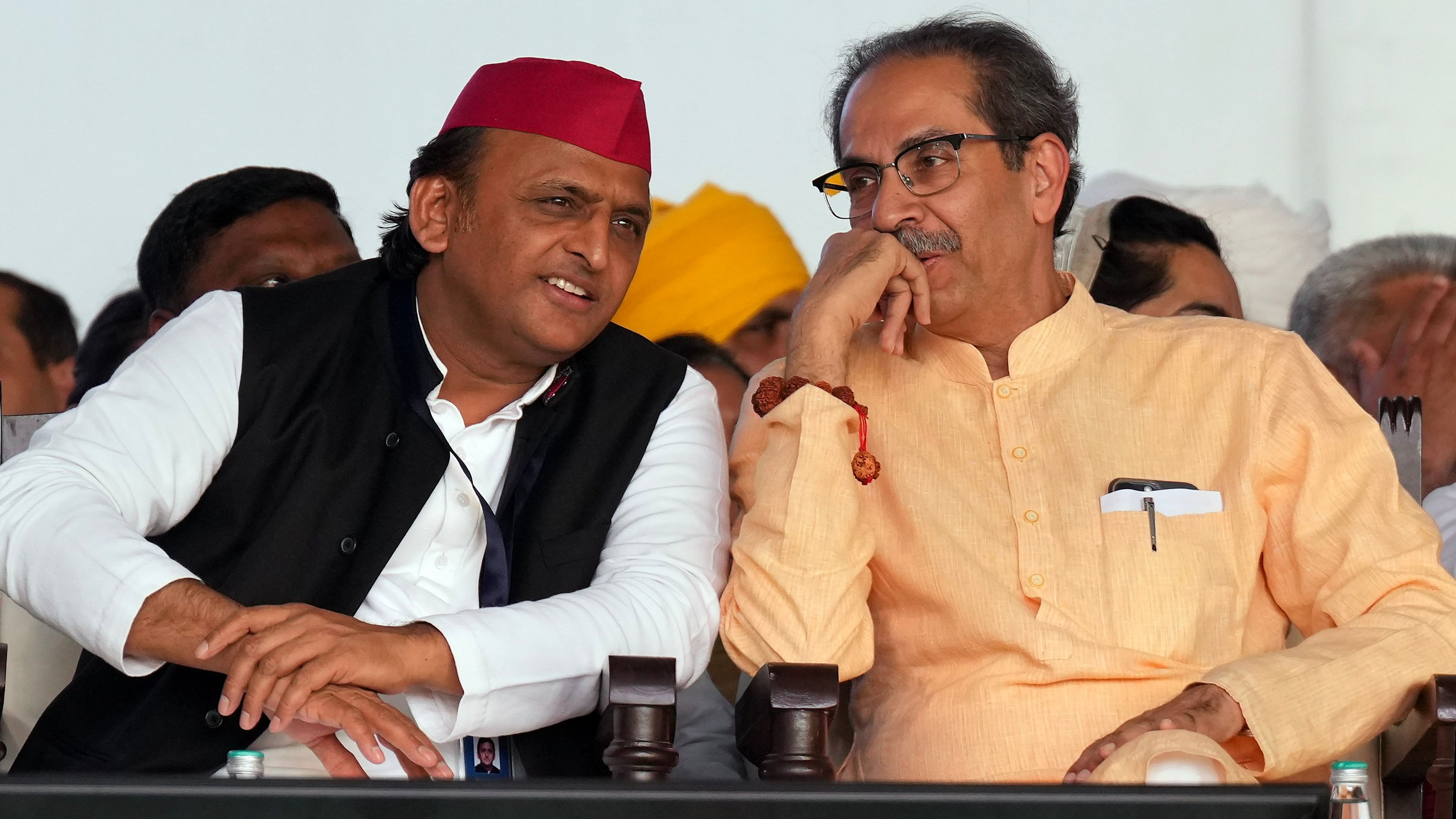 <div class="paragraphs"><p>\Samajwadi Party Chief Akhilesh Yadav and Shiv Sena (UBT) chief Uddhav Thackeray </p></div>