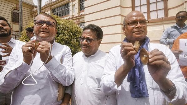 <div class="paragraphs"><p>Congress MLAs protest during the Bihar Assembly session</p></div>