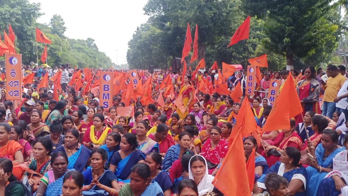 <div class="paragraphs"><p>Members of the RSS-affiliated Bharatiya Mazdoor Sangh (BMS).</p></div>