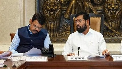 <div class="paragraphs"><p>Maharashtra Chief Minister Eknath Shinde (R), Dy CMs Devendra Fadnavis (L).</p></div>