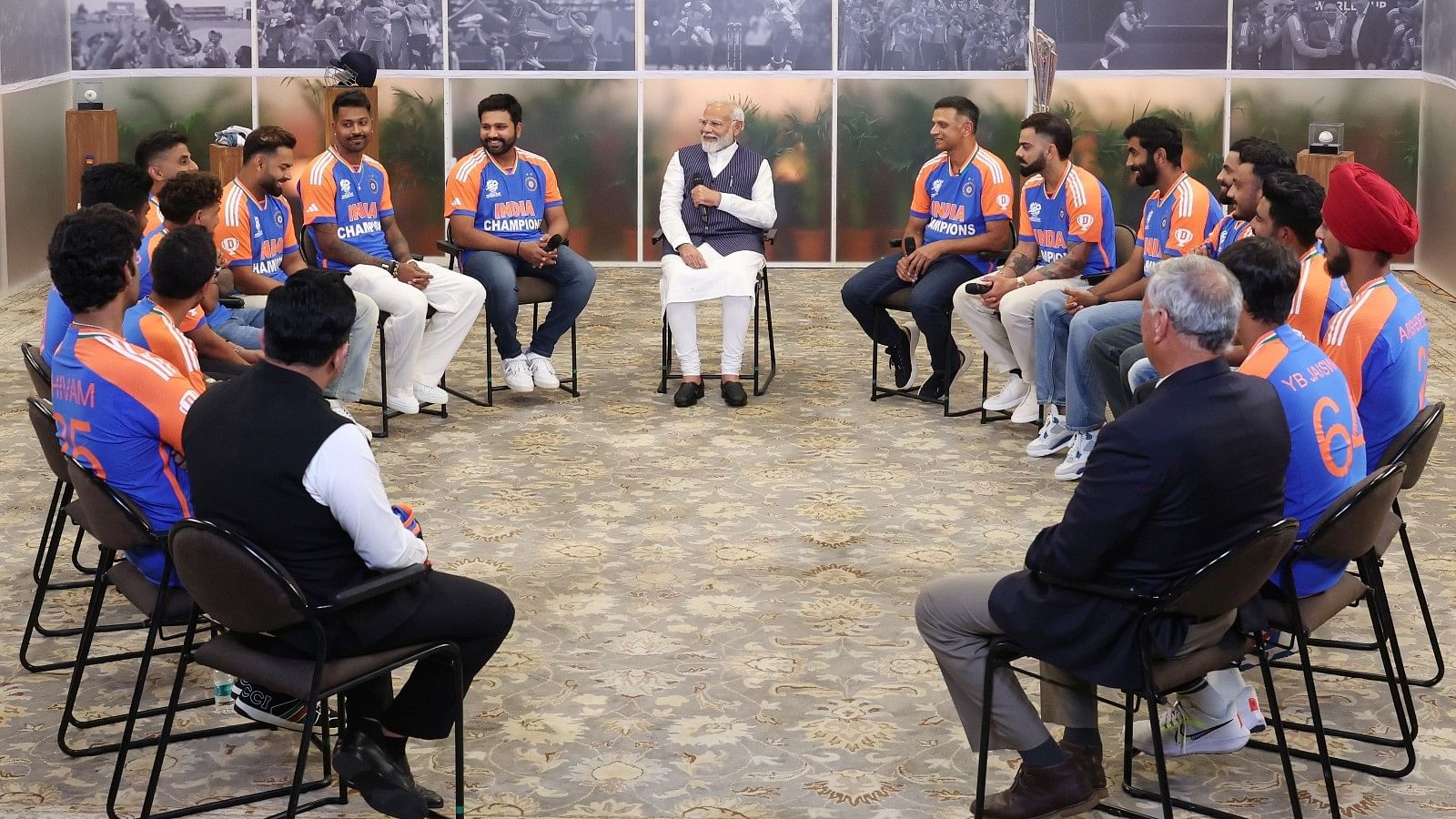 <div class="paragraphs"><p>PM Modi talking to the Indian Cricket team.</p></div>