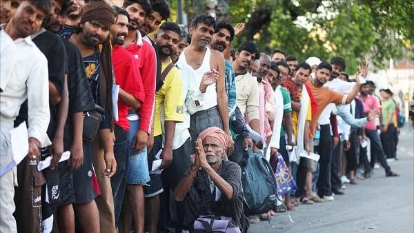 <div class="paragraphs"><p>Pilgrims wishing to embark on Amarnath Yatra</p></div>