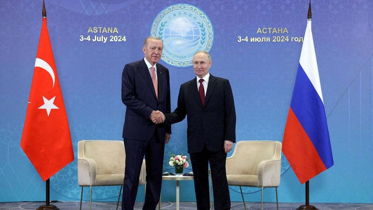 <div class="paragraphs"><p>Russian President Putin and Turkish President Erdogan meet in Astana.</p></div>