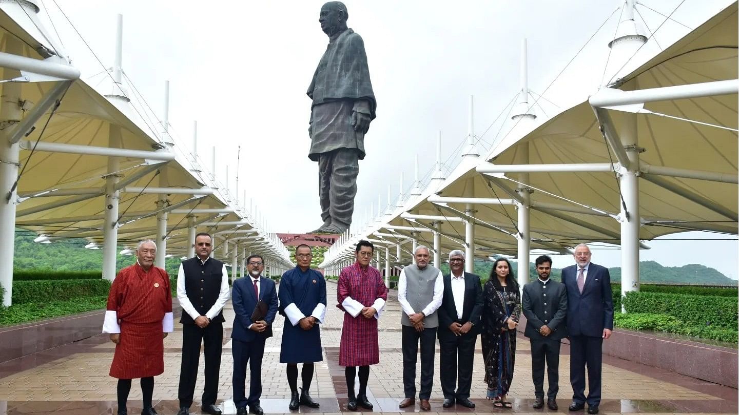 <div class="paragraphs"><p>King Jigme Khesar Namgyel Wangchuck and Prime Minister Tshering Tobgay of Bhutan on Monday visited the Statue of Unity.&nbsp;</p></div>