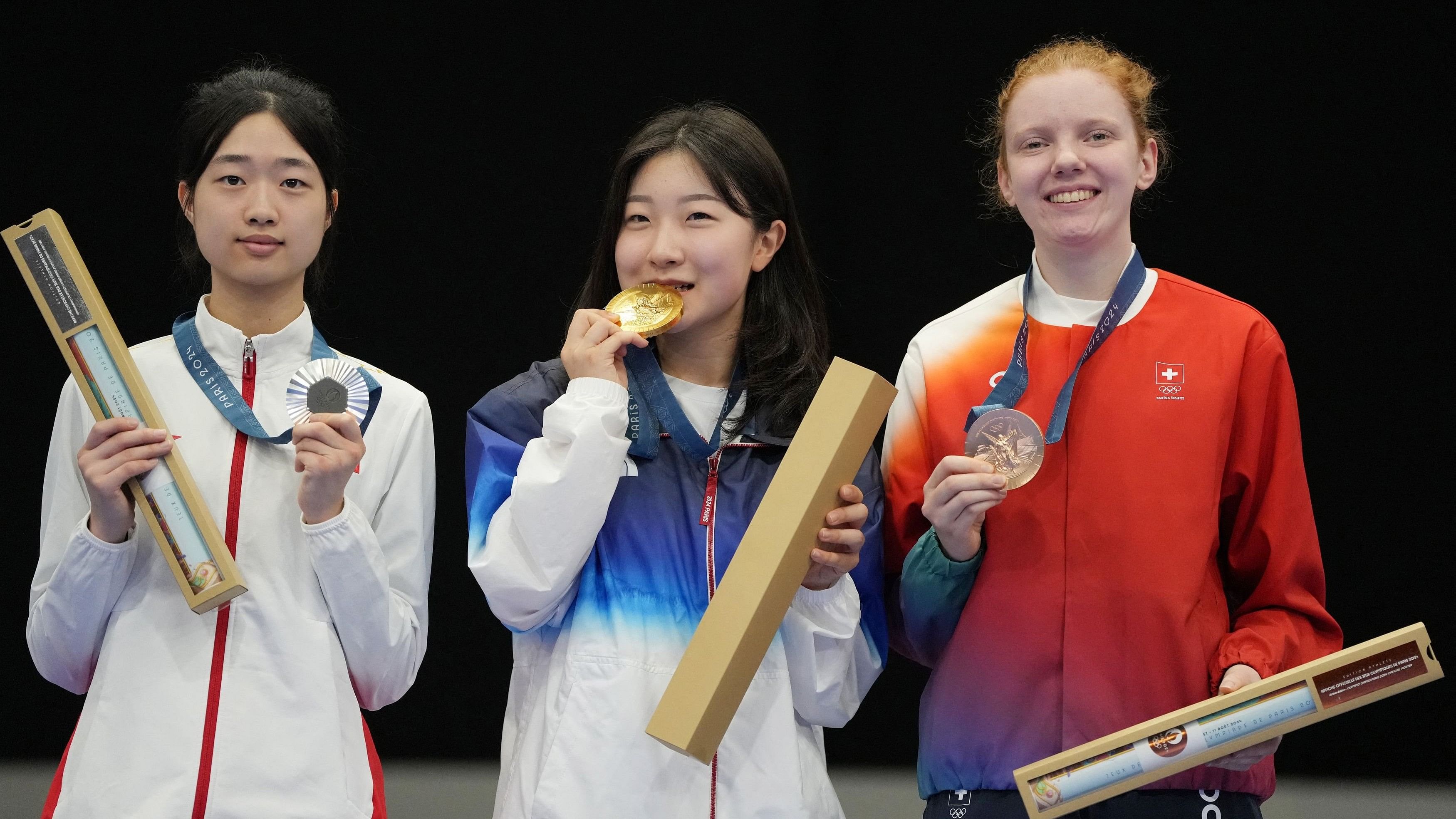 <div class="paragraphs"><p>   Silver medallist Yuting Huang of China, gold medallist Hyo-jin Ban of South Korea and bronze medallist Audrey Gogniat of Switzerland with their medals.</p></div>