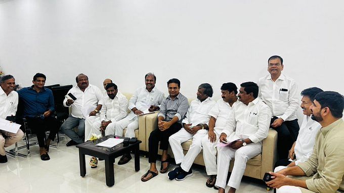 <div class="paragraphs"><p>Kirshna Mohan Reddy met BRS working president, KT Rama Rao, at the party's legislature wing office in the assembly on Tuesday.</p></div>