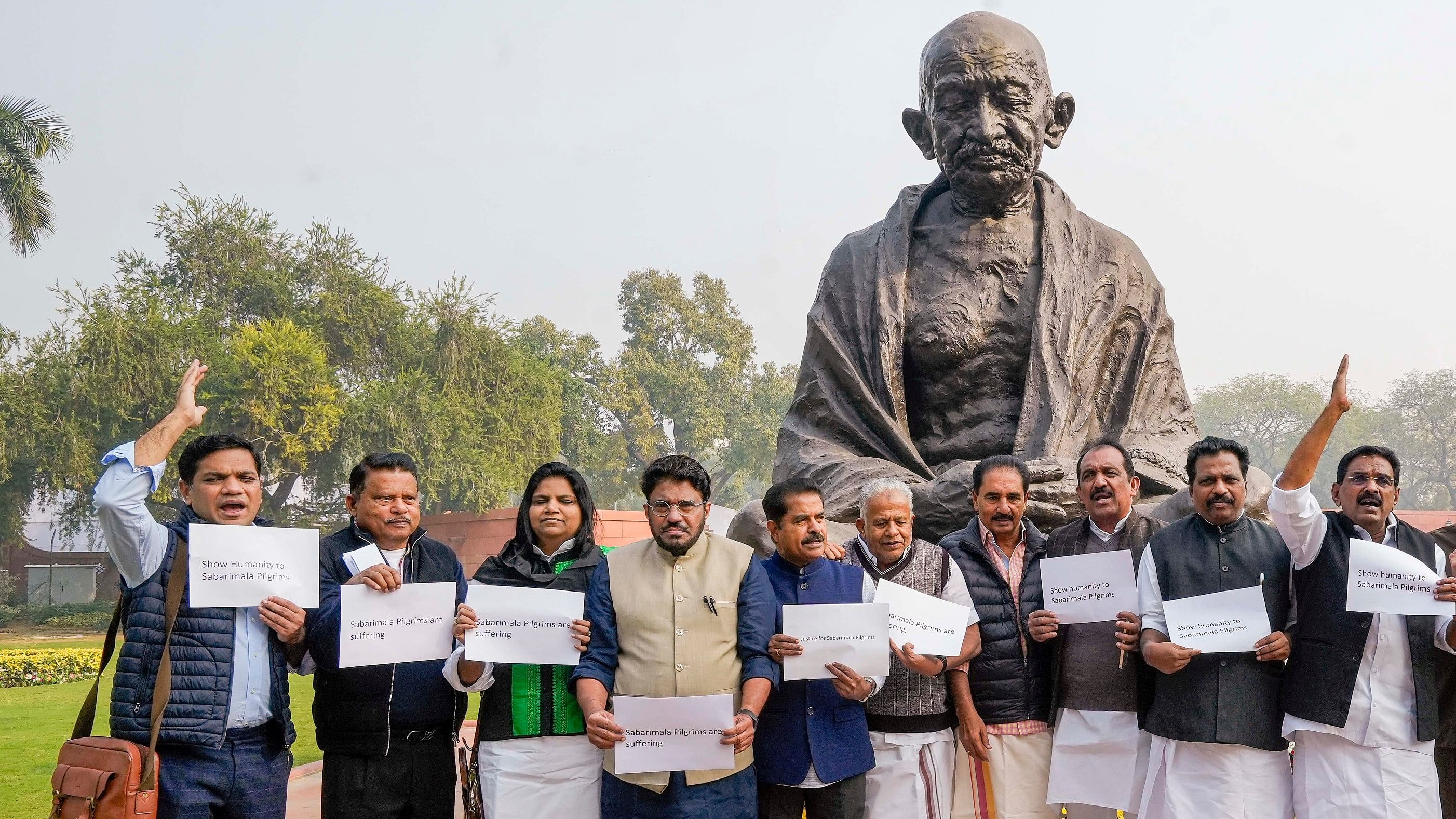 <div class="paragraphs"><p>The elected Lok Sabha and Rajya Sabha members from the state took part in the meeting.</p></div>