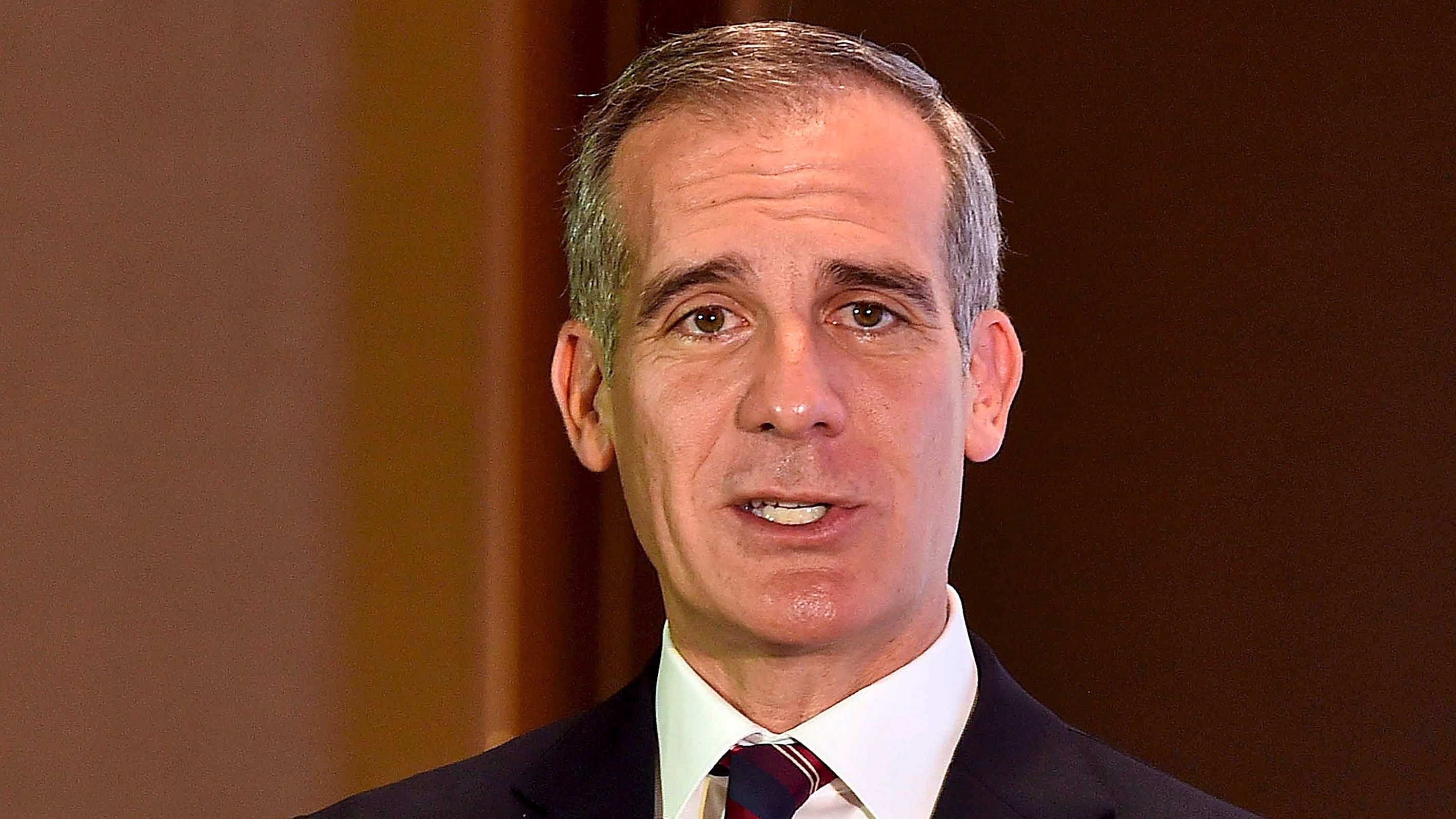 <div class="paragraphs"><p> US Ambassador to India Eric Garcetti addresses the gathering during an event, in Kolkata.</p></div>