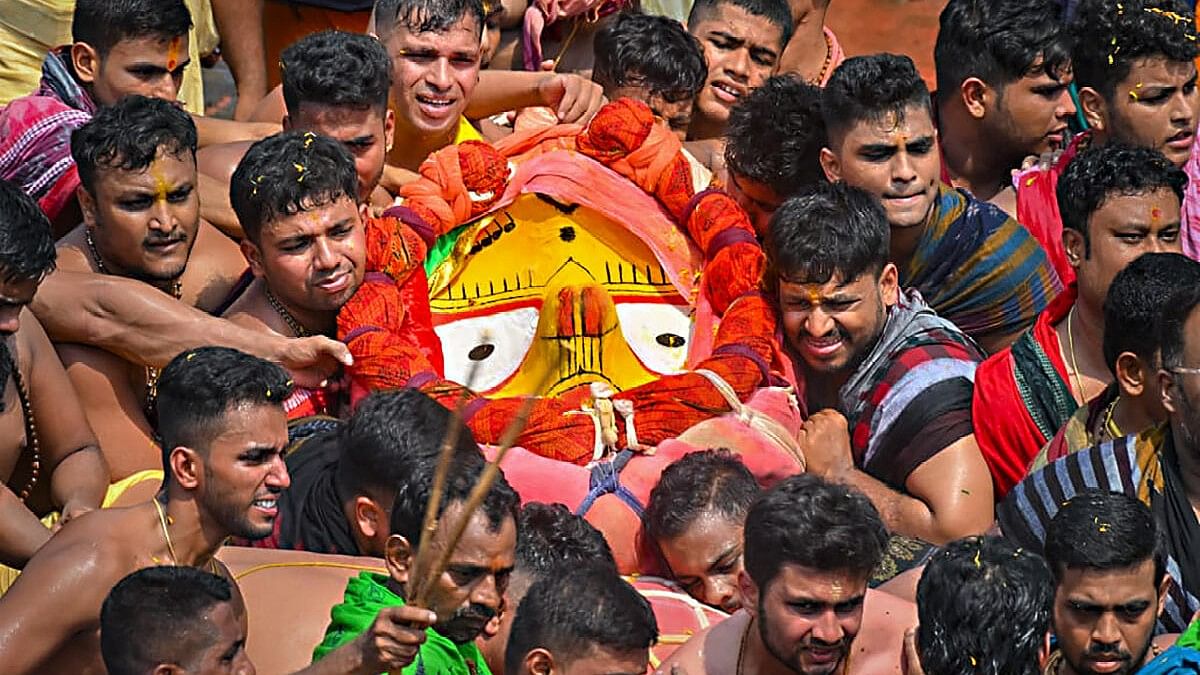 <div class="paragraphs"><p>File photo of devotees performing 'Pahandi' ritual during the Rath Yatra festival, in Puri.</p></div>