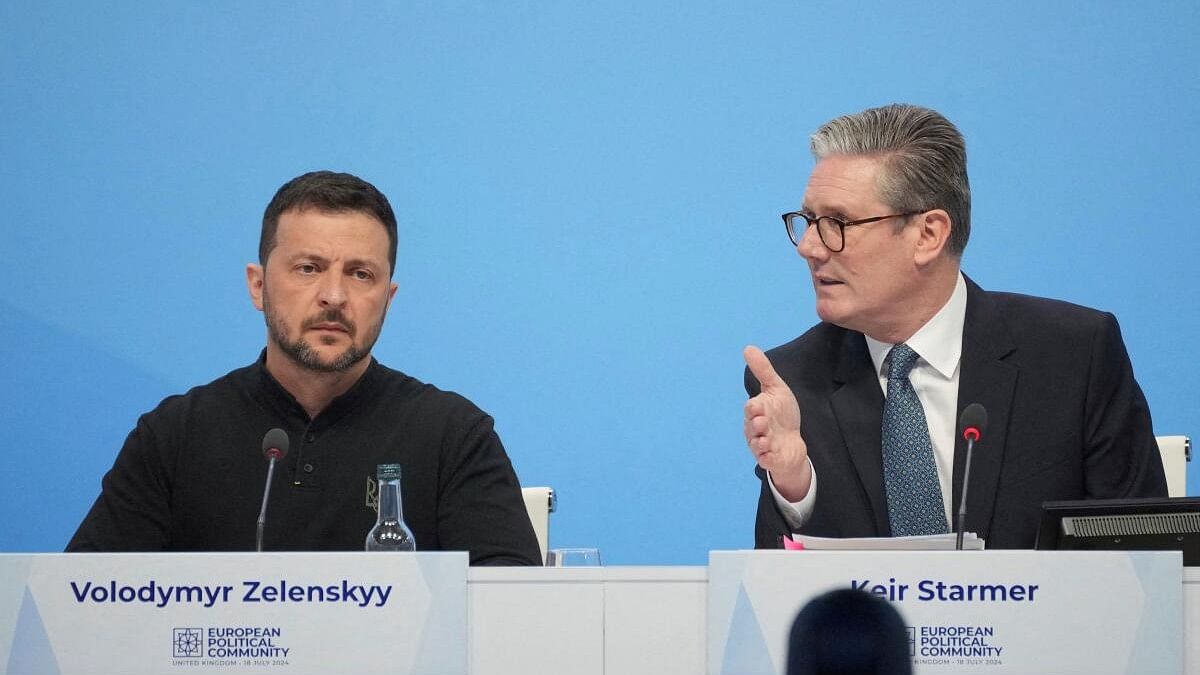 <div class="paragraphs"><p>Ukrainian President Volodymyr Zelenskiy with British Prime Minister Keir Starmer.</p></div>