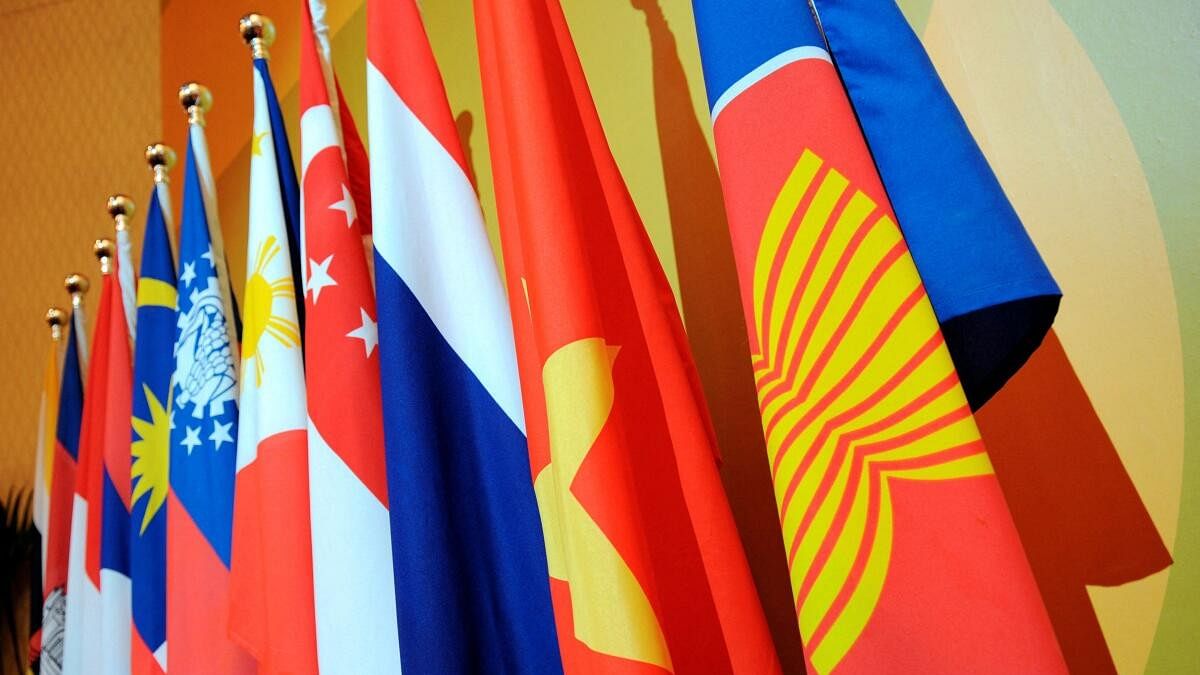 <div class="paragraphs"><p>The Association of Southeast Asian Nations (ASEAN) flag (R) leads the flags of the 10-member countries during the ASEAN Regional Forum meeting in Singapore July 23, 2008. The ASEAN members are Brunei, Cambodia, Indonesia, Laos, Malaysia, Myanmar, Philippines, Singapore, Thailand and Vietnam.</p></div>