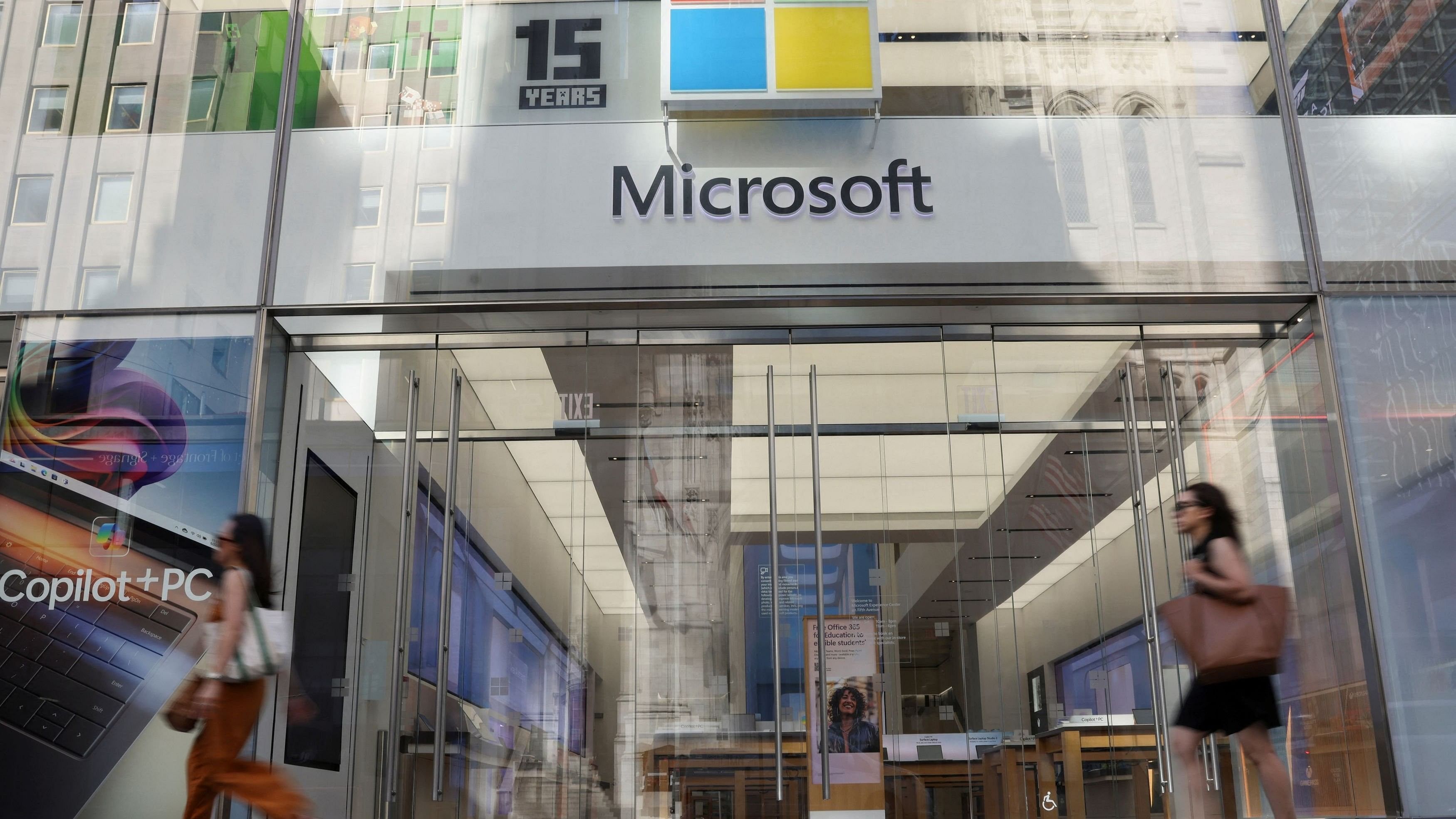 <div class="paragraphs"><p>Pedestrians walk past a Microsoft Experience Center, following a global IT outage, in New York City, US July 19, 2024. </p></div>