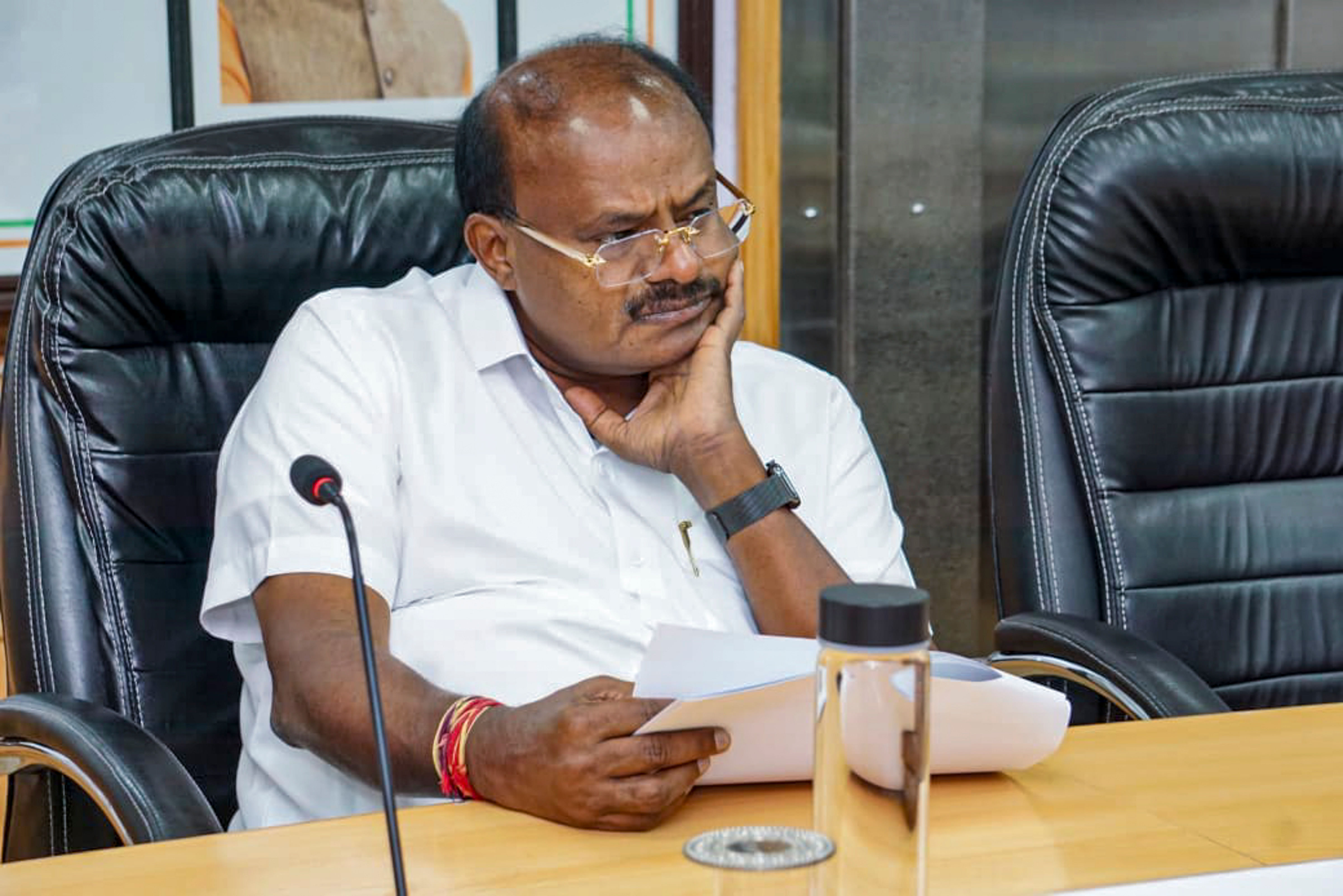 <div class="paragraphs"><p>Union Minister of Steel and Heavy Industries H D Kumaraswamy chairs a meeting regarding the financial revival of the Visakhapatnam Steel Plant.</p></div>