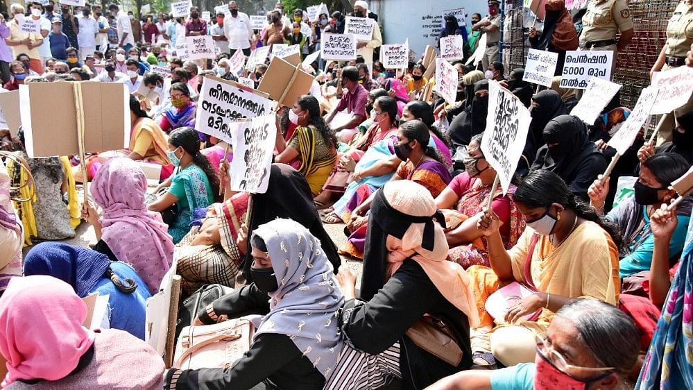 <div class="paragraphs"><p>Endosulfan victims' families in &nbsp;Kasargod during a protest.&nbsp;</p></div>