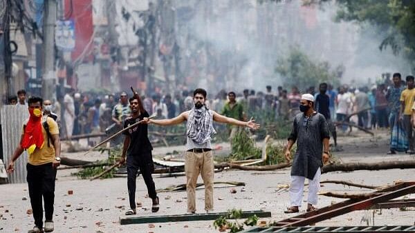 <div class="paragraphs"><p>Violence in Bangladesh after anti-quota protest by students</p></div>