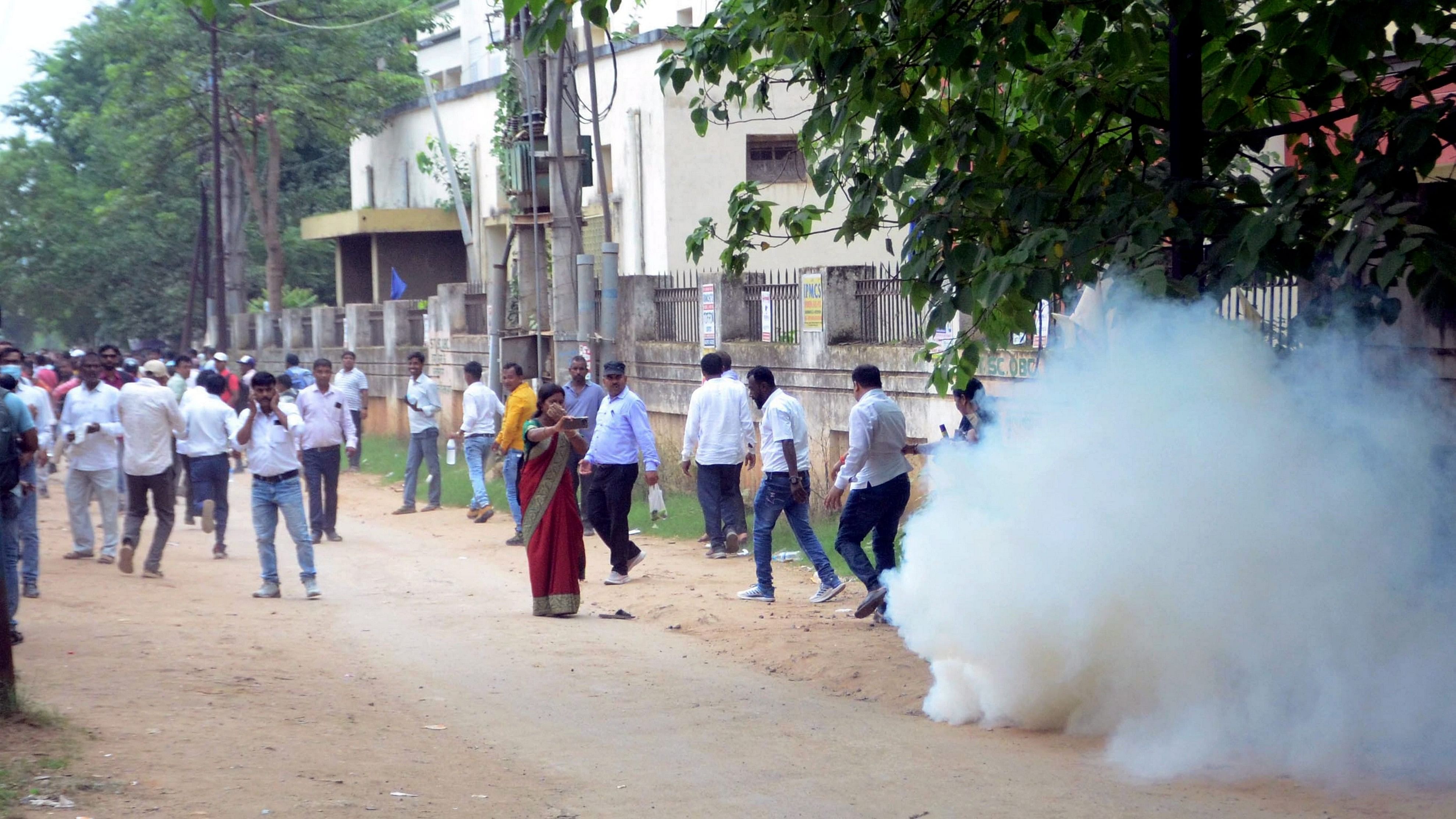 <div class="paragraphs"><p>Police use tear gas shells to disperse para teachers during their protest against Jharkhand Chief Minister Hemant Soren, demanding permanent jobs and increase in salary, in Ranchi, Saturday, July 20, 2024. </p></div>