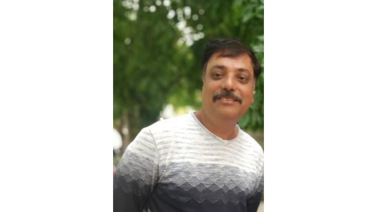 <div class="paragraphs"><p>Deceased Kannada director Vinod V Dhondalay.</p></div>