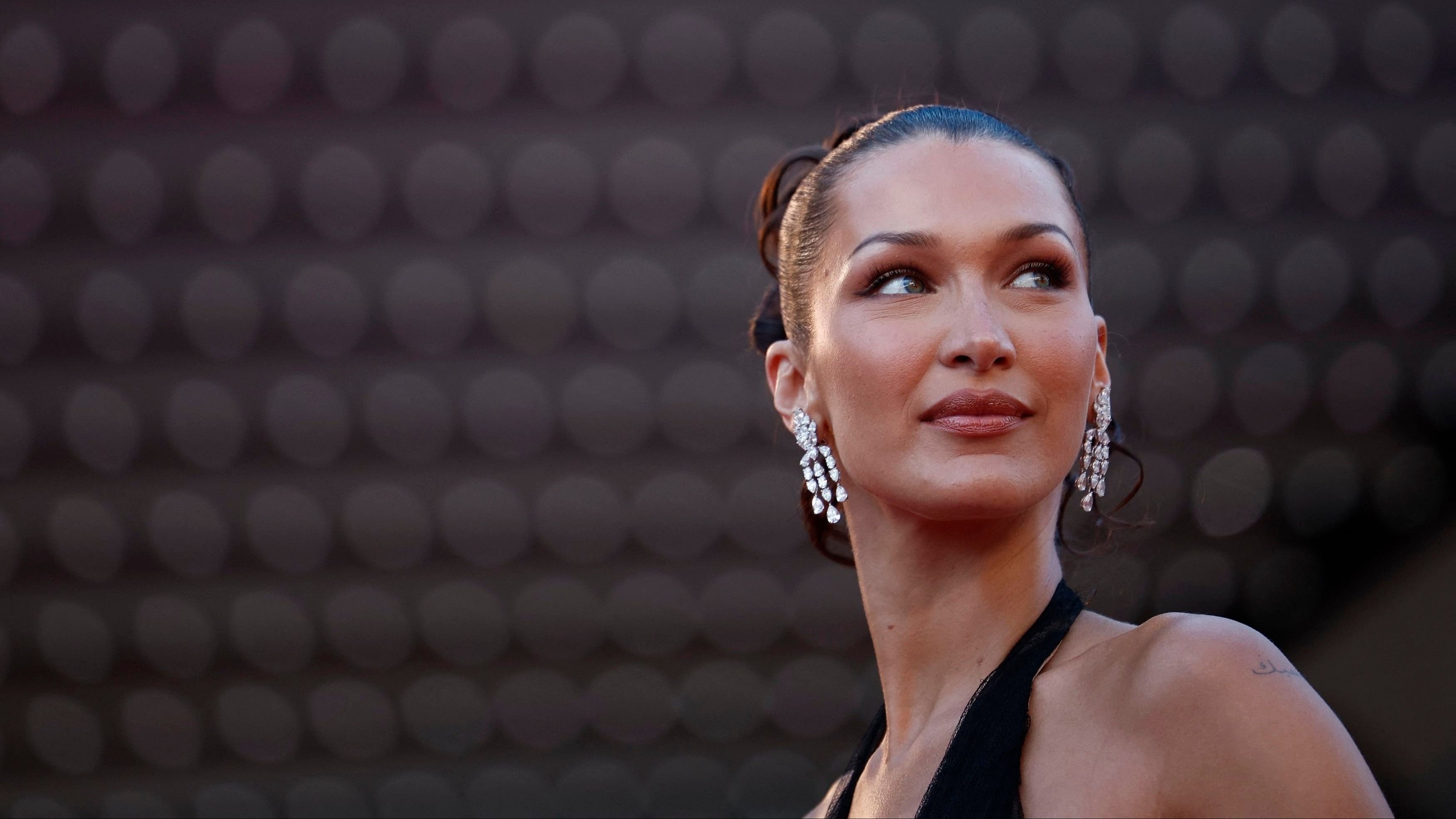 <div class="paragraphs"><p>Bella Hadid.</p></div>