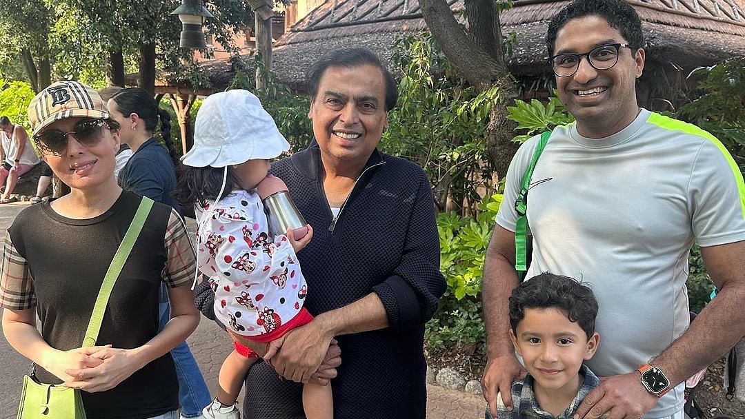 <div class="paragraphs"><p>Mukesh Ambani seen with&nbsp;Pakistani politician Sharmila Faruqui at&nbsp;Disneyland, Paris.</p></div>