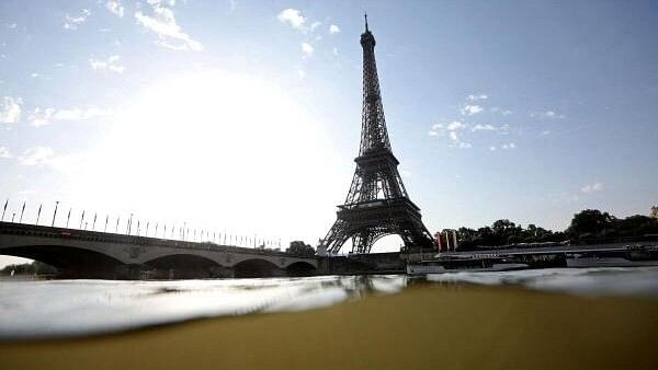 <div class="paragraphs"><p>General view of the river Seine and the Eiffel Tower</p></div>