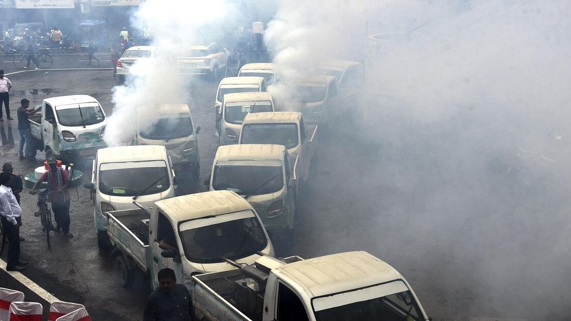 <div class="paragraphs"><p>Fogging and anti-larva spraying work being carried to check the spread of diseases like dengue and chikungunya (Representative image)</p></div>