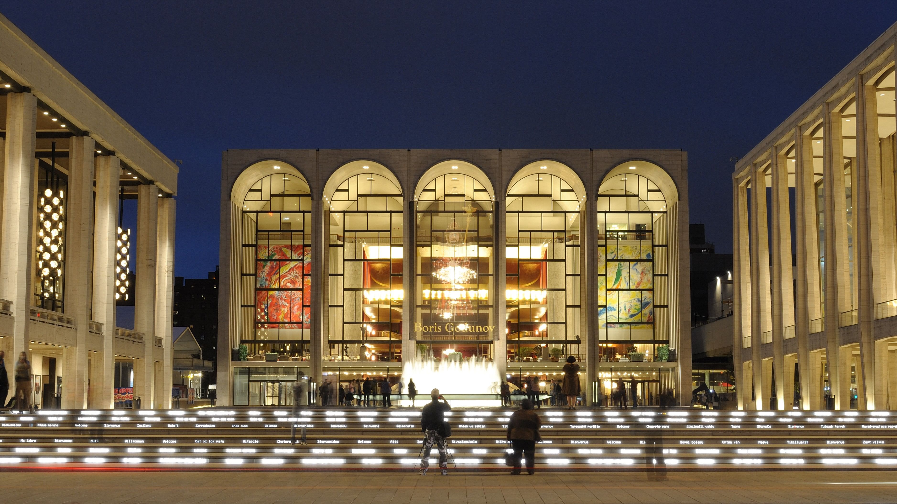 <div class="paragraphs"><p>Lincoln Centre</p></div>