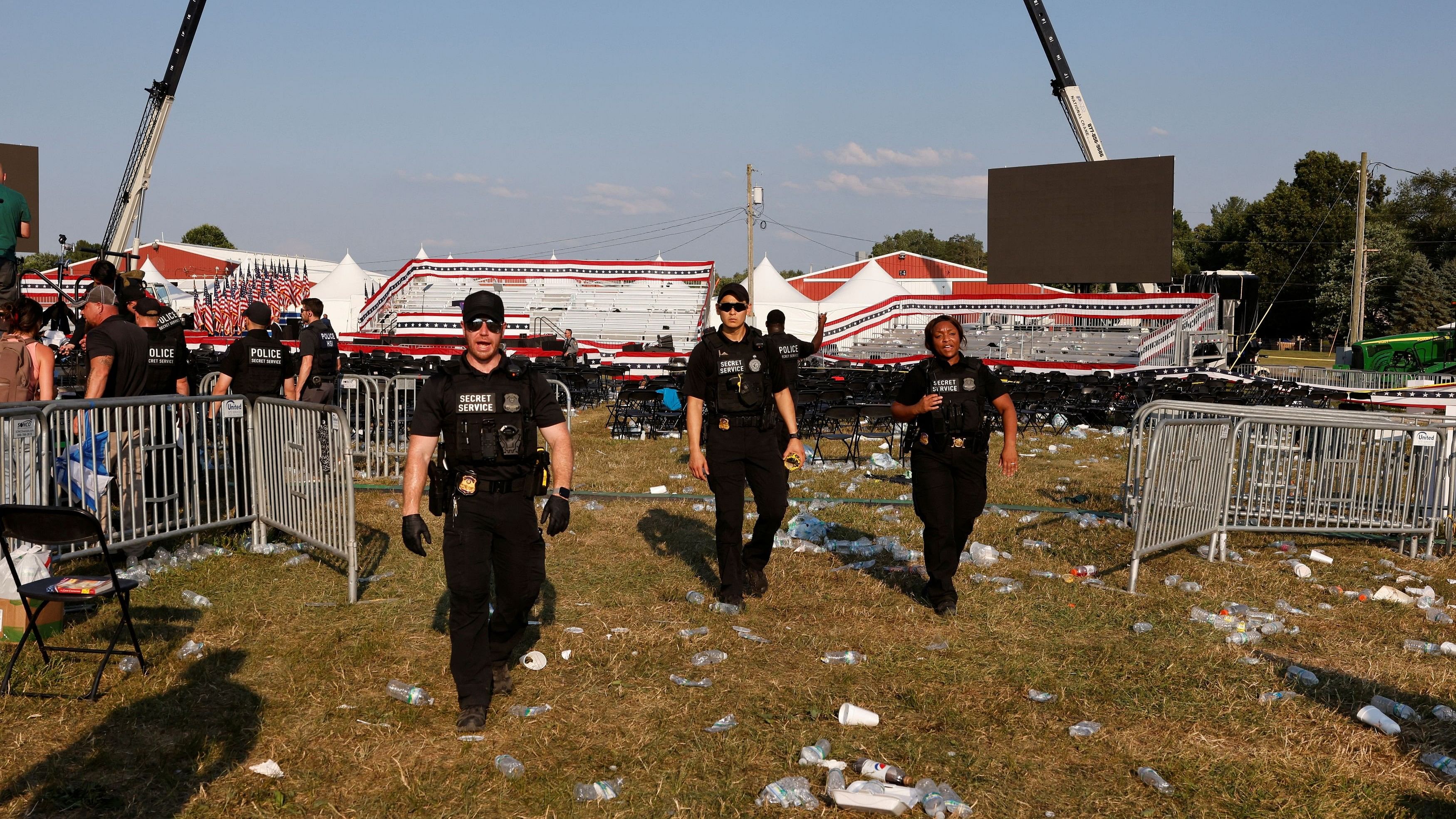 <div class="paragraphs"><p>US Secret Service patrols after multiple gunshots rang out at Republican presidential candidate Donald Trump's campaign rally at the Butler Farm Show in Butler, Pennsylvania, July 13, 2024.</p></div>