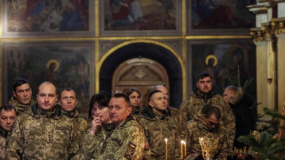 <div class="paragraphs"><p>Ukrainian servicemen attend a special service for Ukrainian Armed Forces at Mikhailovsky Zlatoverkhy Cathedral.</p></div>