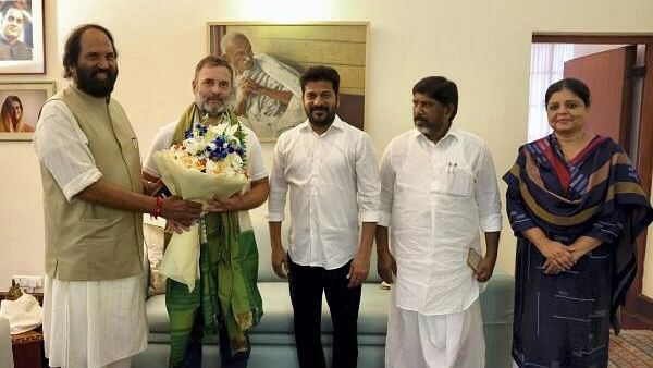 <div class="paragraphs"><p>Telangana Chief Minister Revanth Reddy along with Deputy Chief Minister Bhatti Vikramarka Mallu met LoP in Lok Sabha Rahul Gandhi, in New Delhi.</p></div>