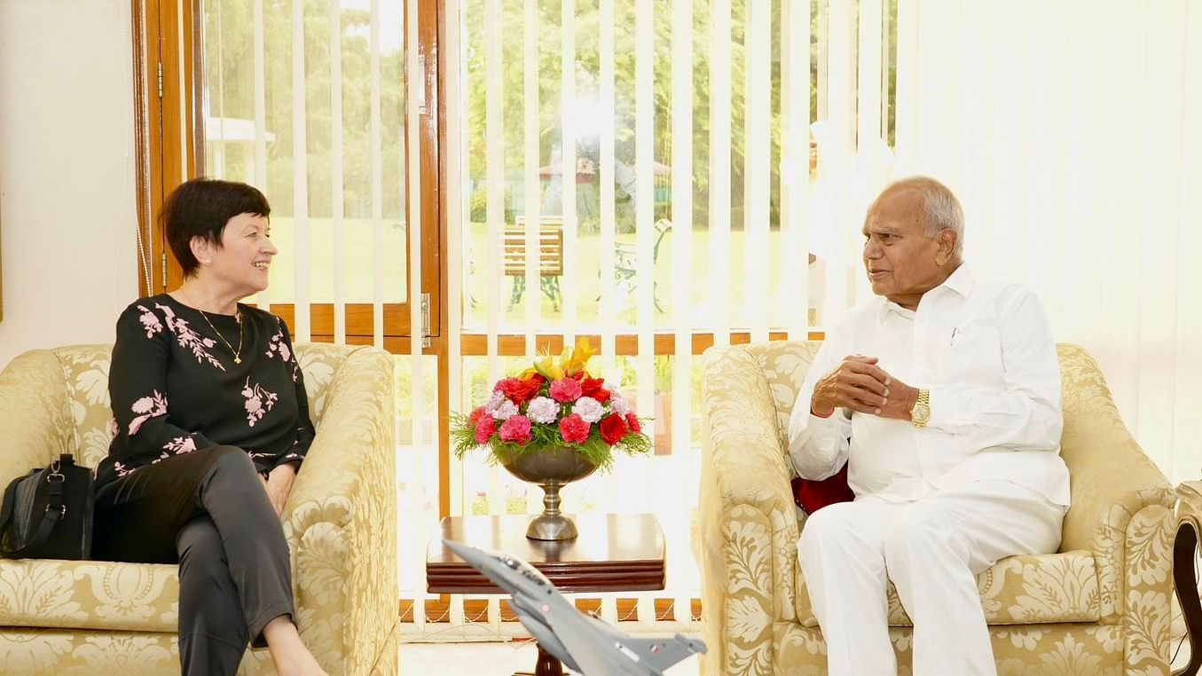 <div class="paragraphs"><p>Czech Republic Ambassador to India Eliska Zigova(L), Punjab Governor and Chandigarh Administrator Banwarilal Purohit(R)</p></div>