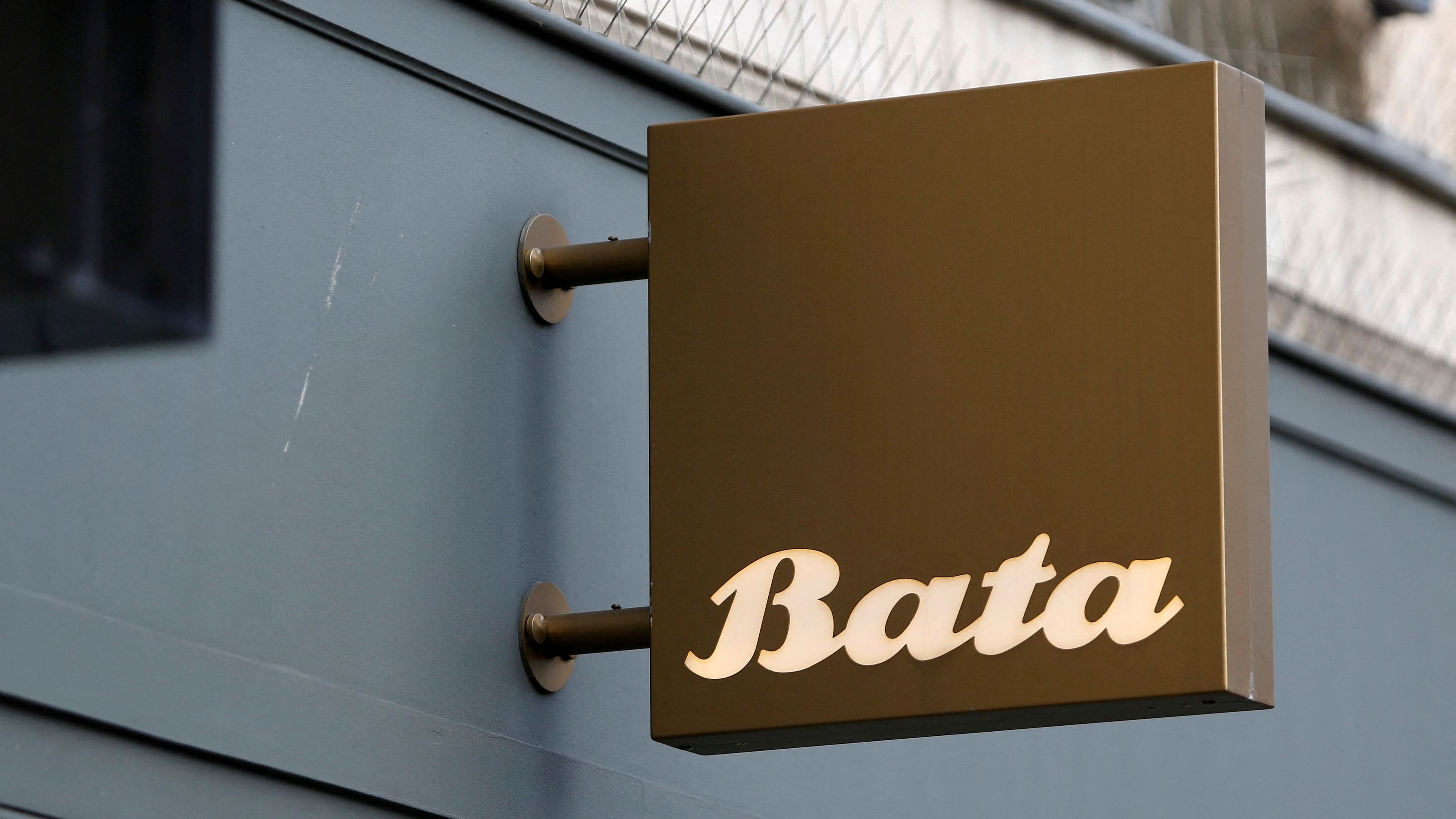 <div class="paragraphs"><p>The Bata logo.</p></div>