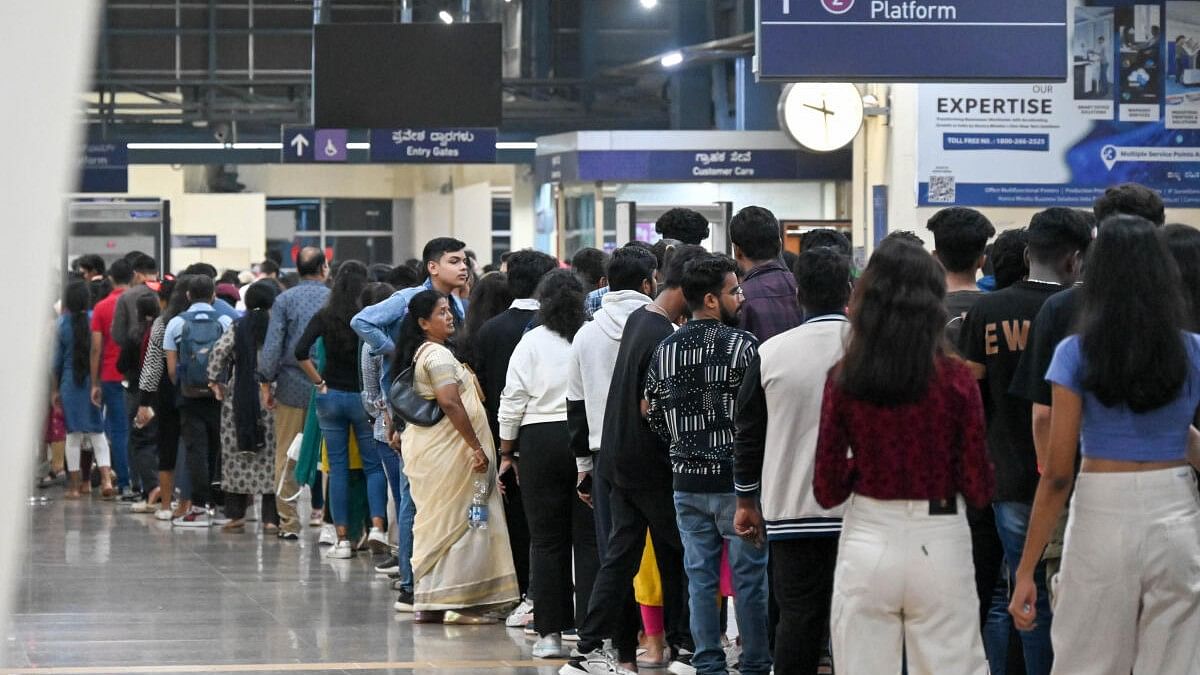 <div class="paragraphs"><p>Heavy crowd at metro stations has become common in Bengaluru.</p></div>