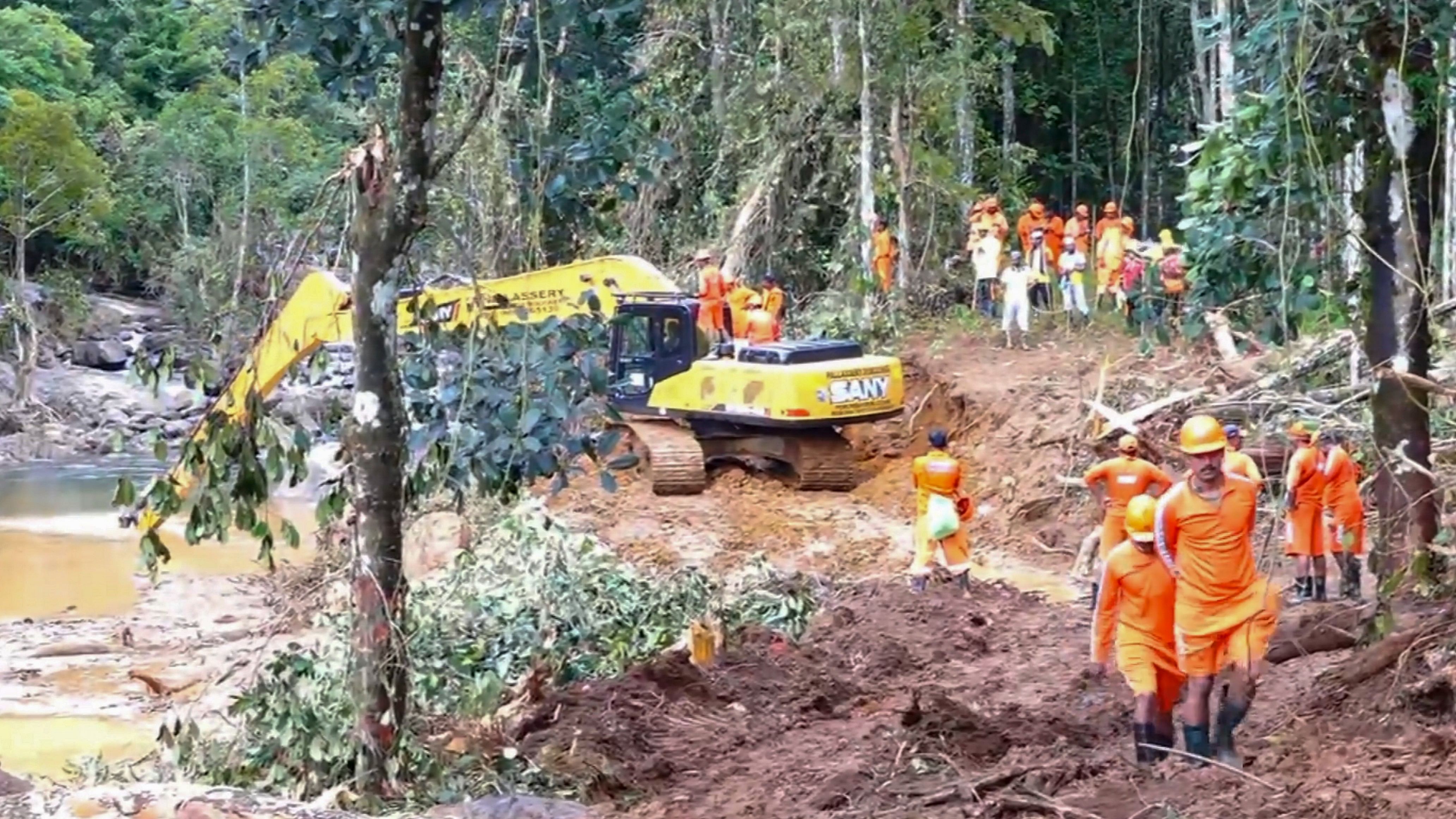 <div class="paragraphs"><p>Search operation continues in the landslide-hit areas of Wayanad district. </p></div>