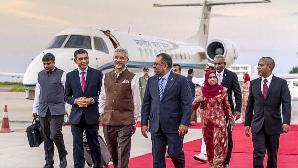 <div class="paragraphs"><p>Union External Affairs Minister S Jaishankar with Maldives Foreign Affairs Minister Moosa Zameer upon his arrival at the airport in Maldives. </p></div>