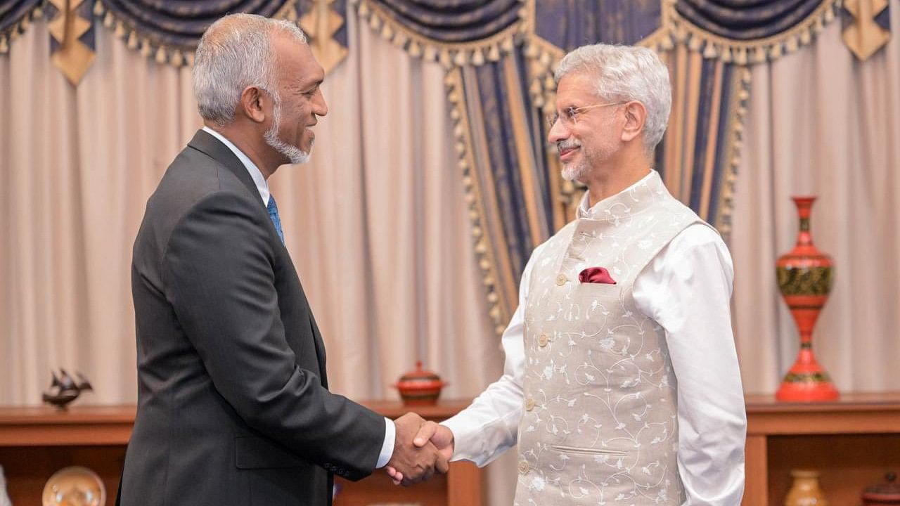 <div class="paragraphs"><p>India's External Affairs Minister S Jaishankar&nbsp;meets Maldives President Dr Mohamed Muizzu.</p></div>