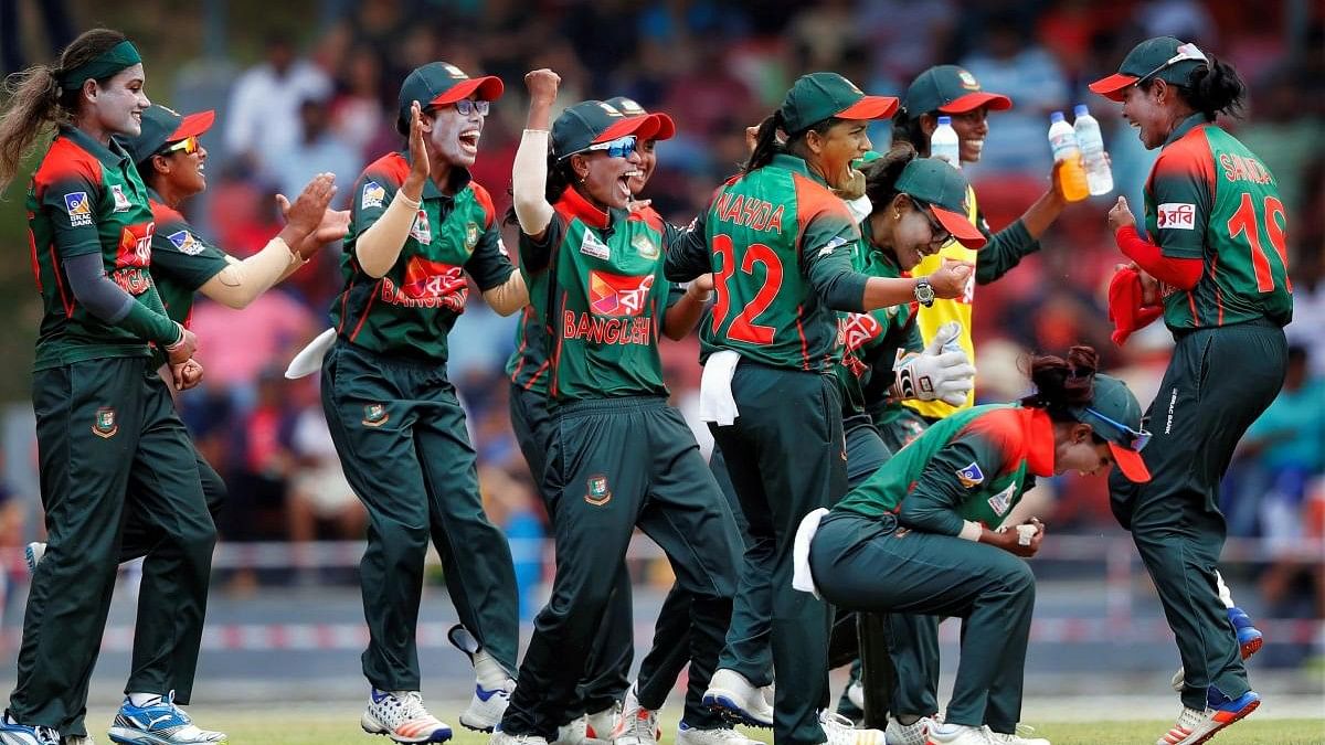 <div class="paragraphs"><p>Bangladeshi women's cricket team</p></div>