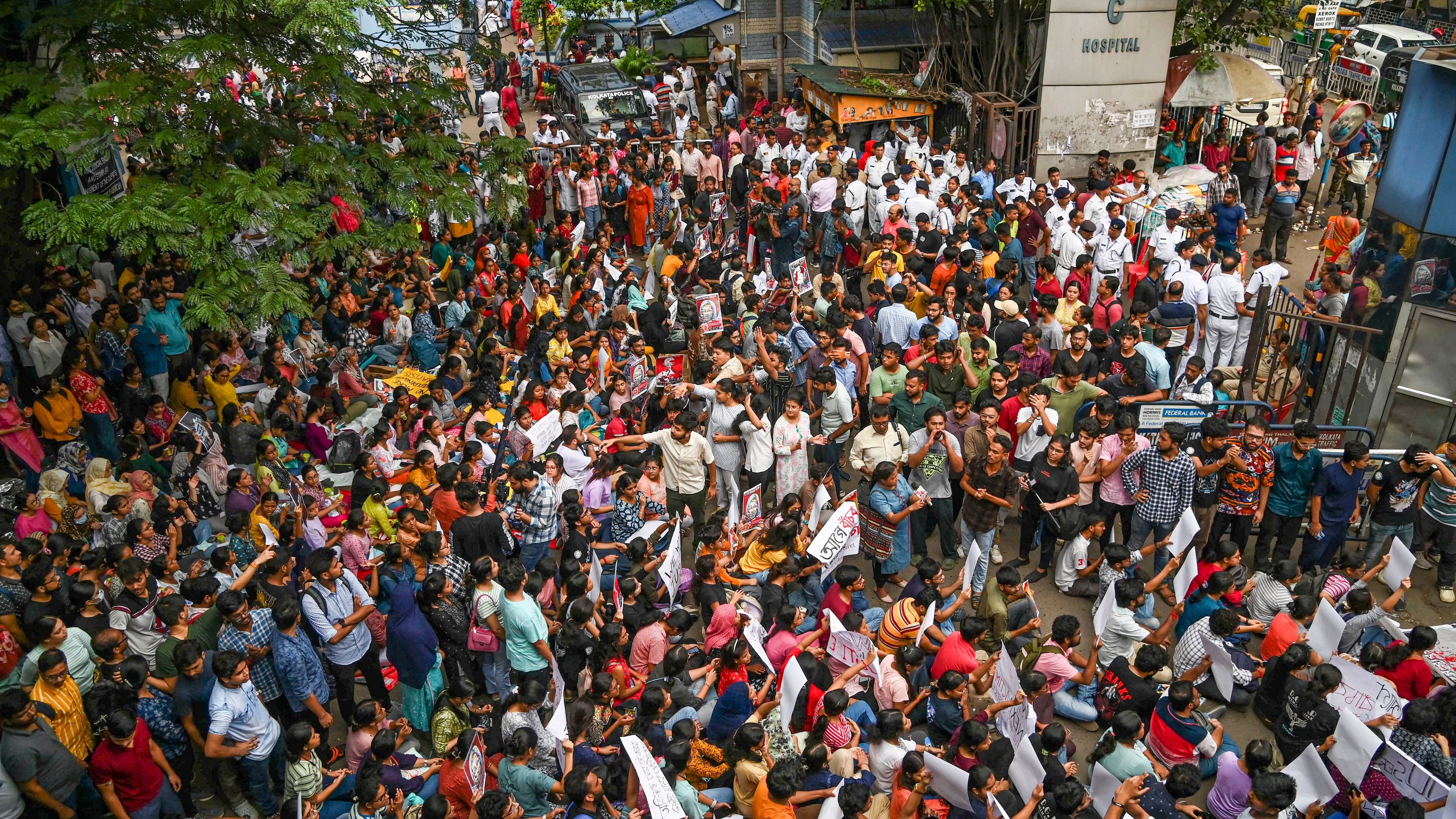 <div class="paragraphs"><p>Junior doctors protest against the alleged rape and killing of a trainee doctor, at RG Kar Medical College and Hospital in Kolkata.</p></div>