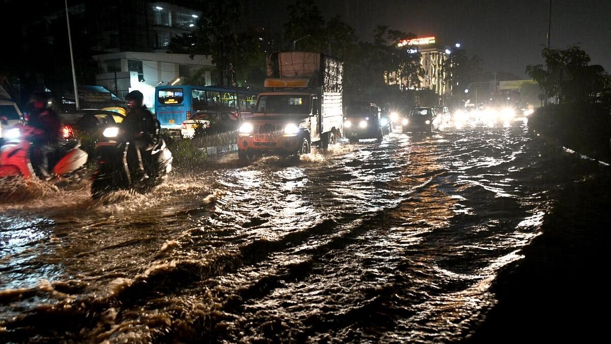 <div class="paragraphs"><p>File photo of waterlogging on the outer ring road near Veeranna palya. (Representative image)</p></div>