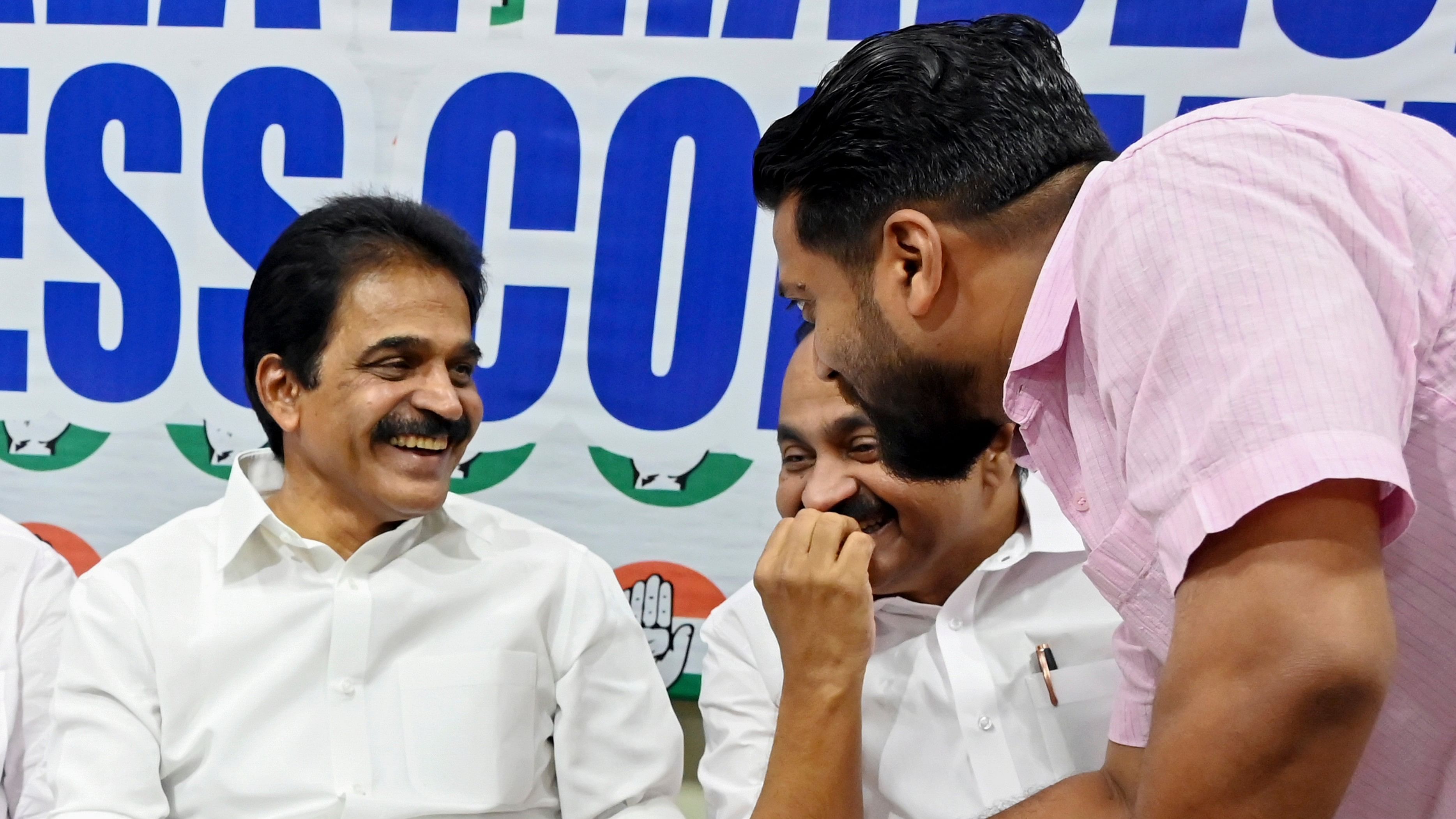 <div class="paragraphs"><p>AICC General Secretary K C Venugopal with party leaders V D Satheesan and Shafi Parambil.</p></div>