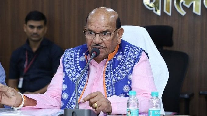 <div class="paragraphs"><p> Antar Singh Arya (in pic), Chairman&nbsp;of the National Commission for Scheduled Tribes (NCST) with the District Collector and other officials during a meeting with the representatives of Scheduled Tribes in Palghar District, Maharashtra State.</p></div>