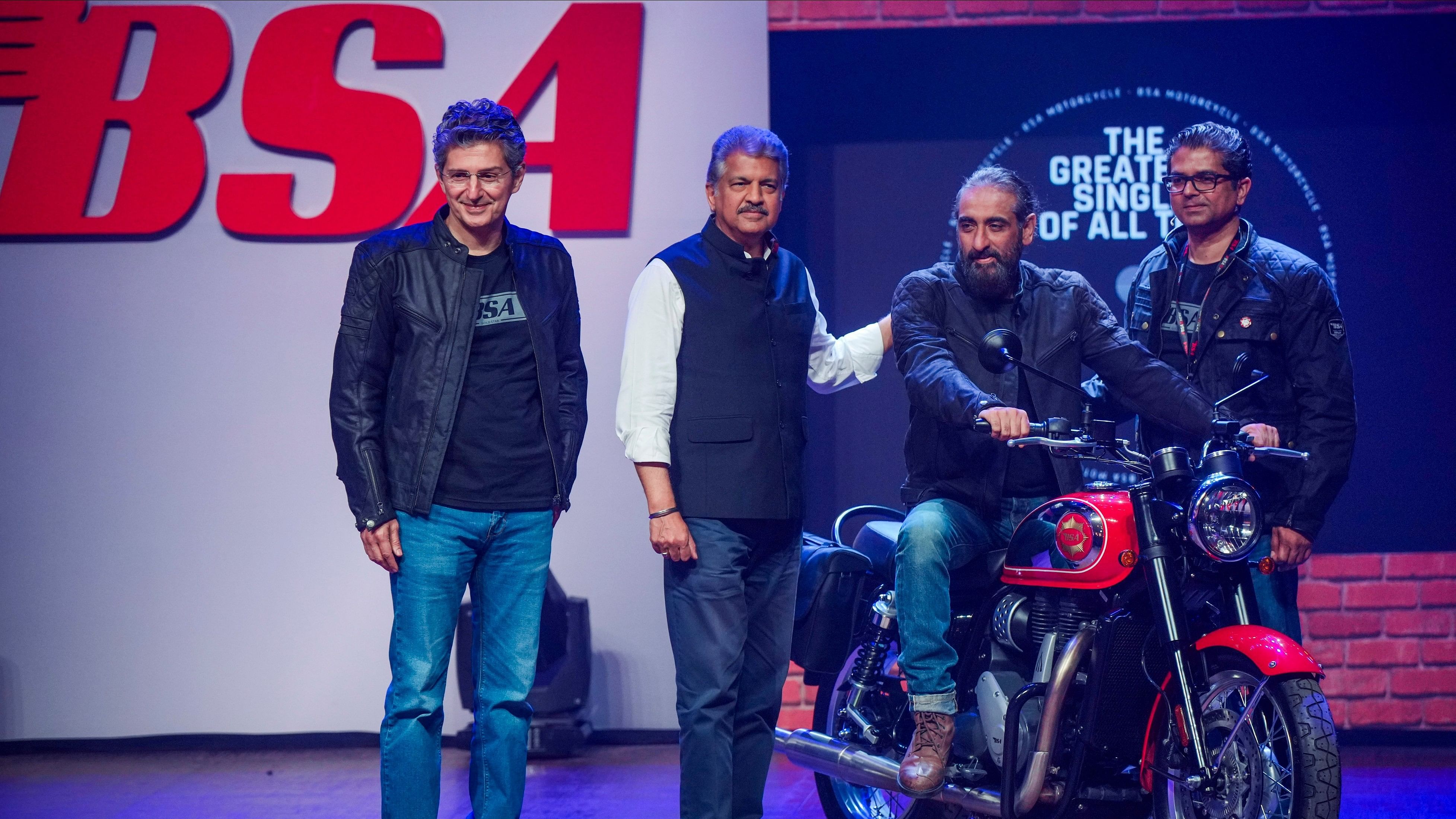 <div class="paragraphs"><p> Chairman Mahindra group Anand Mahindra with  Co-founders of Classic Legends Pvt. Ltd. Anupam Thareja, Boman Irani and CEO Anand Singh Joshi during the launch of BSA Gold Star 650 in Mumbai.</p></div>