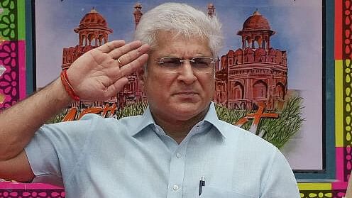 <div class="paragraphs"><p>Delhi Home Minister Kailash Gahlot takes the salute during the 78th Independence Day celebrations at Chhatrasal Stadium, in New Delhi, Thursday, Aug. 15, 2024.</p></div>