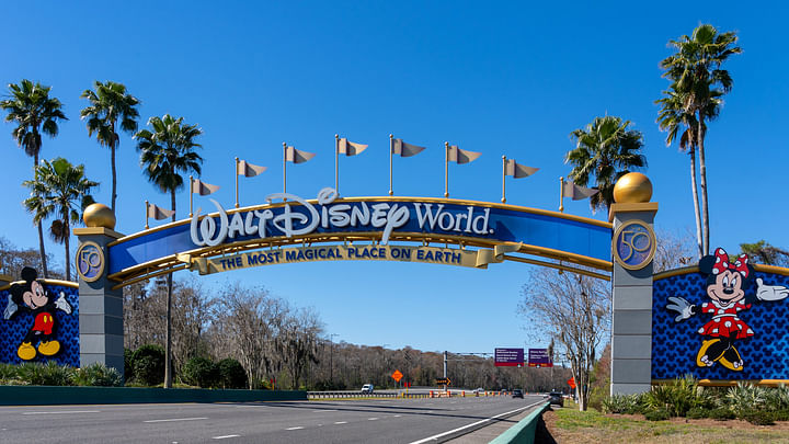 <div class="paragraphs"><p>The Disney World.</p></div>