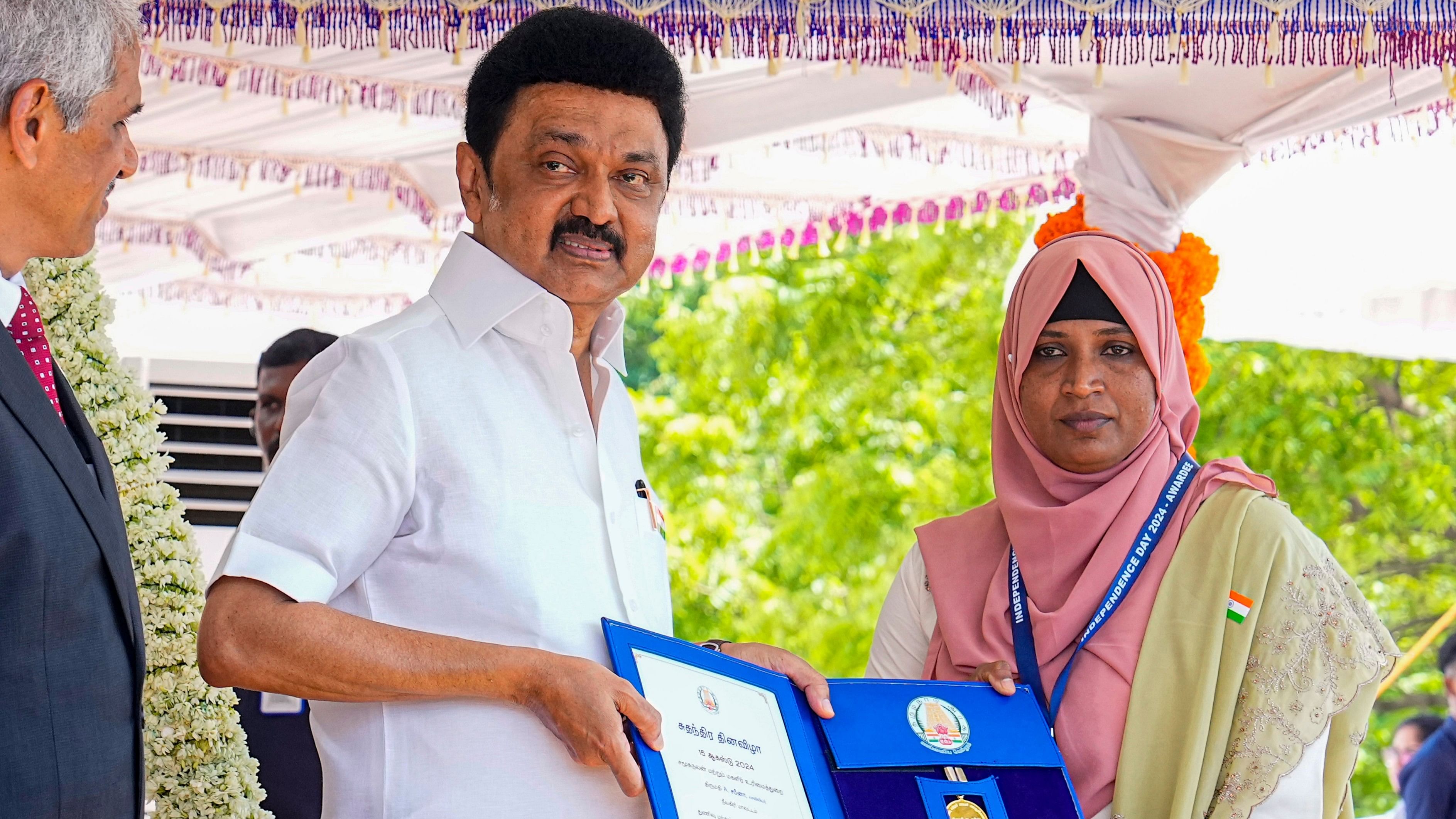 <div class="paragraphs"><p>Chennai: Tamil Nadu Chief Minister MK Stalin presents the Kalpana Chawla Award to nurse Sabeena for rescuing people injured in Wayanad landslides during 78th Independence day celebration at state secretariat, in Chennai, Thursday, Aug. 15, 2024.</p></div>