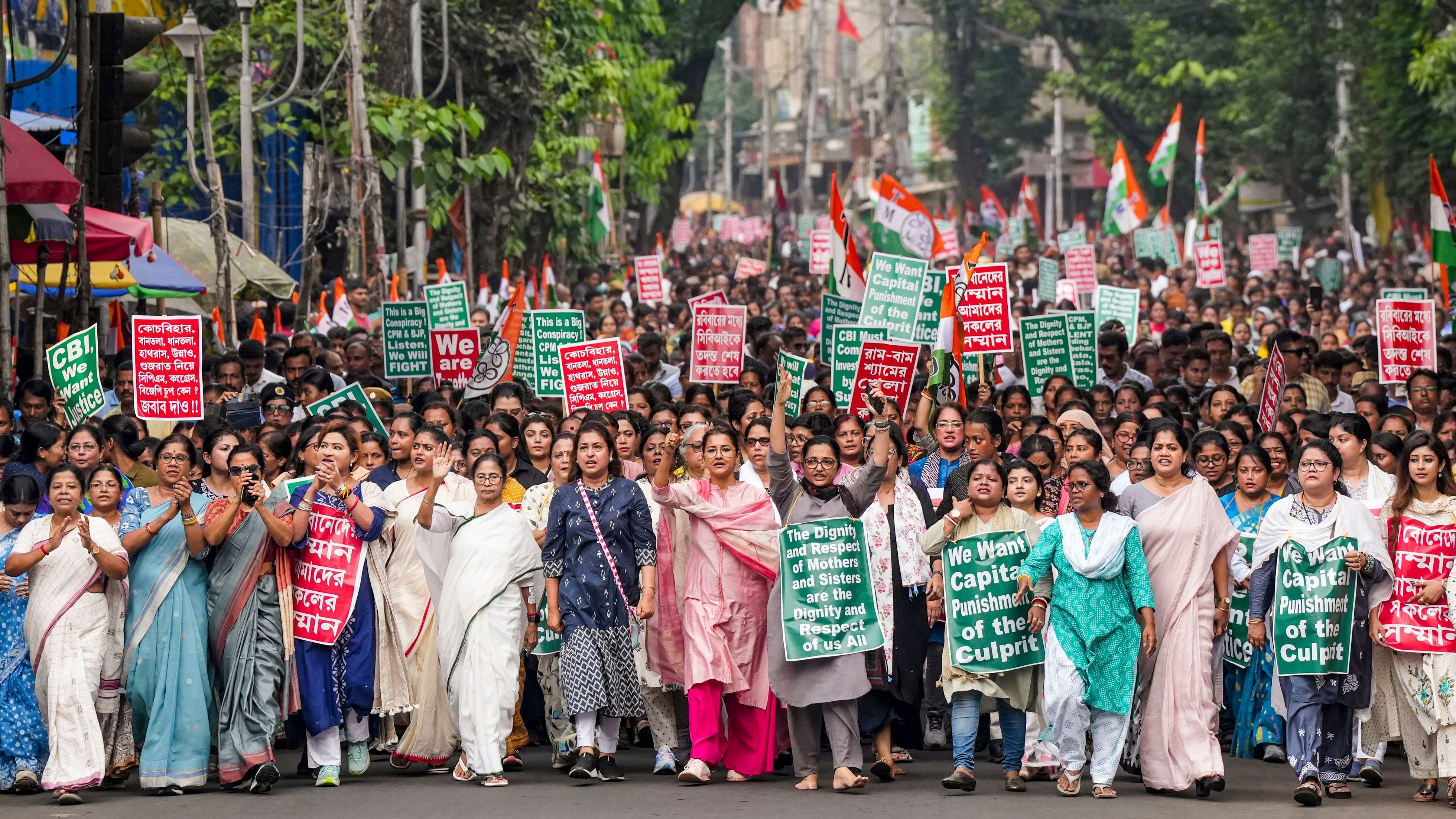 <div class="paragraphs"><p>West Bengal Chief Minister and TMC chief Mamata Banerjee along with party leaders and supporters takes part in a protest rally demanding justice for a woman doctor who was raped and murdered at R G Kar Medical College and Hospital, in Kolkata, Friday, August 16, 2024. </p></div>